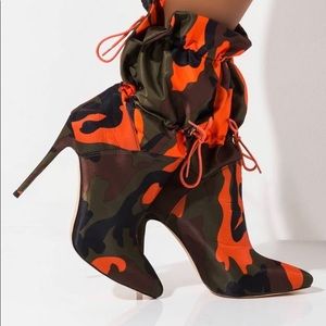 Size 8.5 camo drawstring stiletto heel boots!